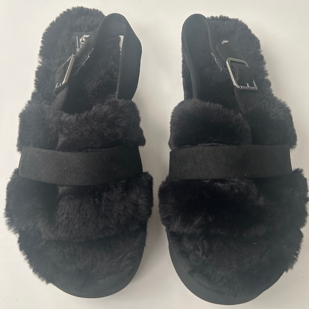 Women’s Koolaburra by Ugg Black slippers size 8